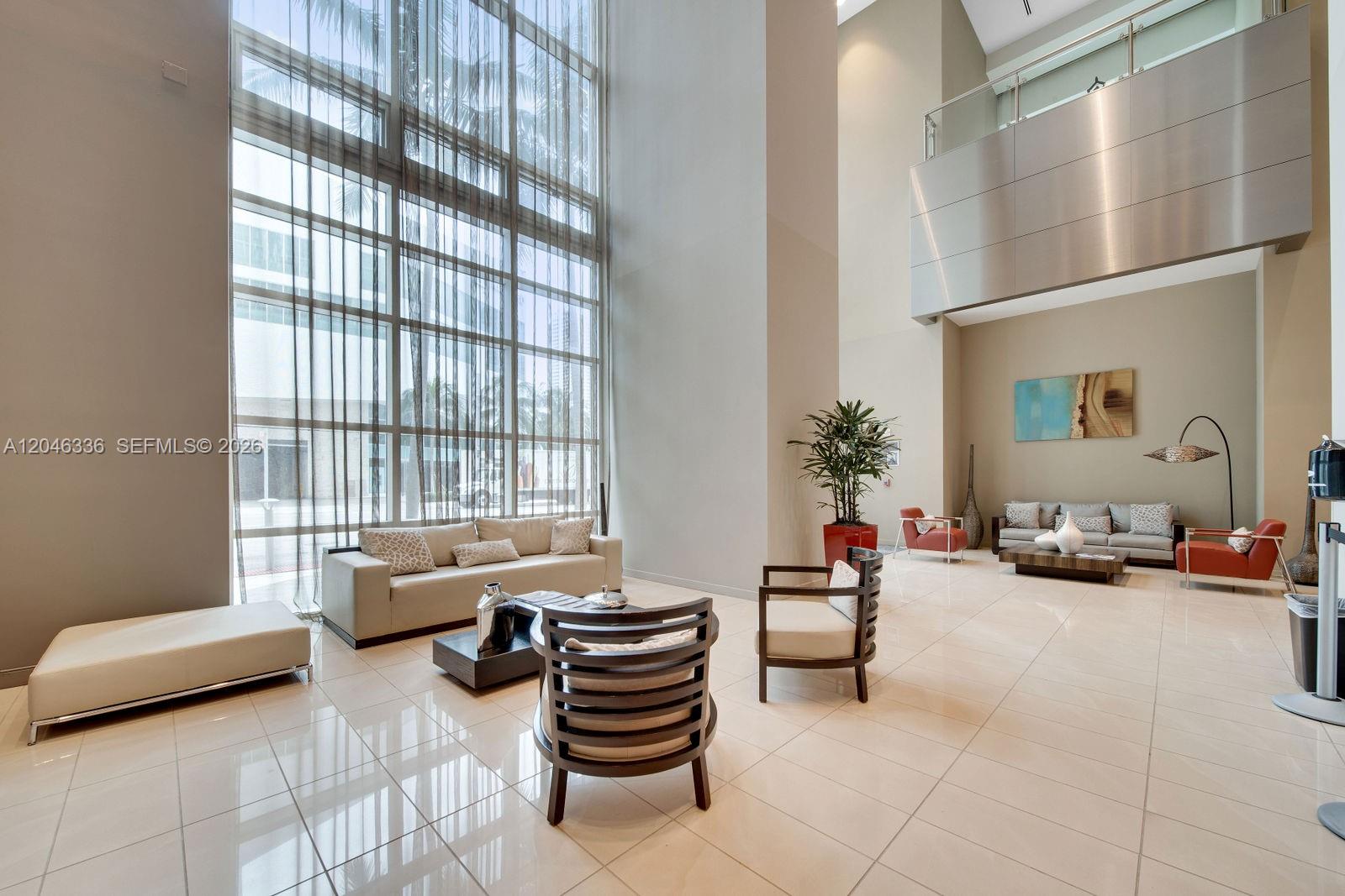 300 S Biscayne Blvd # 1503 Unit: T-1503