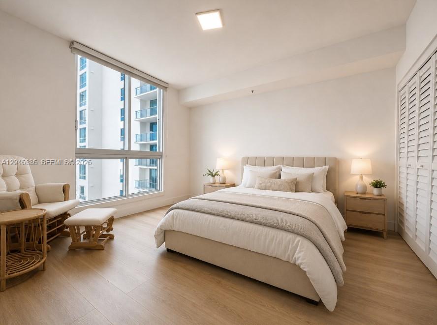 300 S Biscayne Blvd # 1503 Unit: T-1503