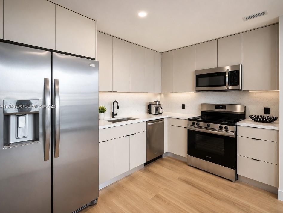 300 S Biscayne Blvd # 1503 Unit: T-1503