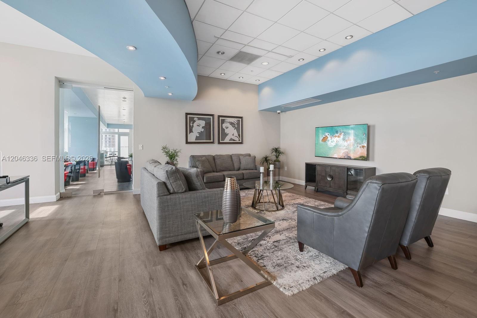 300 S Biscayne Blvd # 1503 Unit: T-1503
