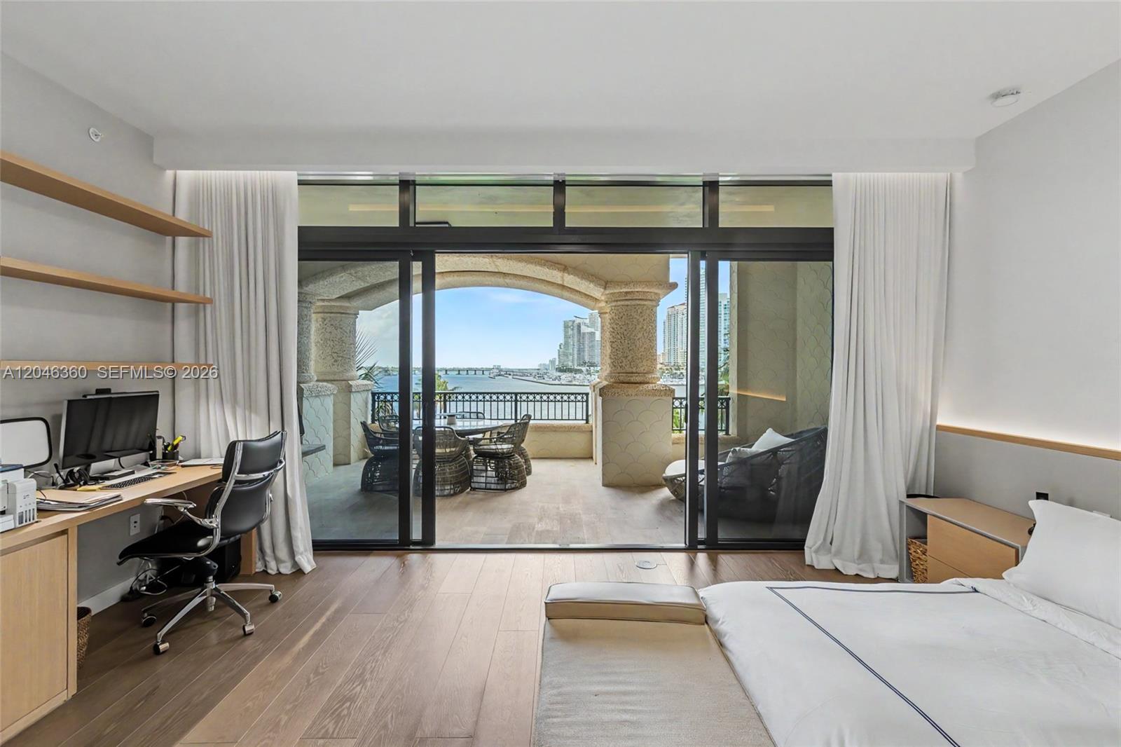 7042 Fisher Island Dr # 7042