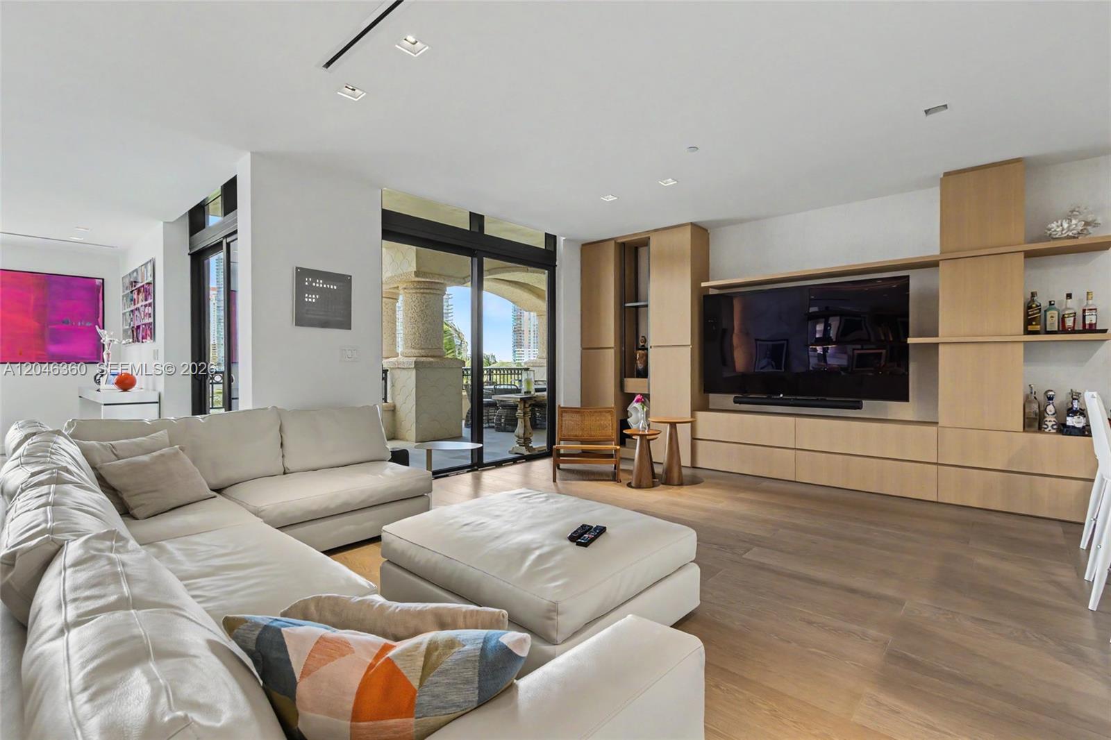 7042 Fisher Island Dr # 7042