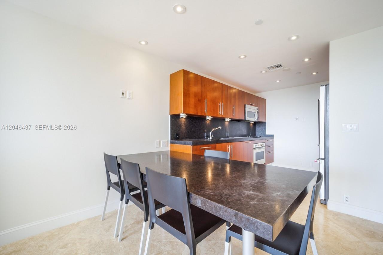 151 Crandon Blvd # 439