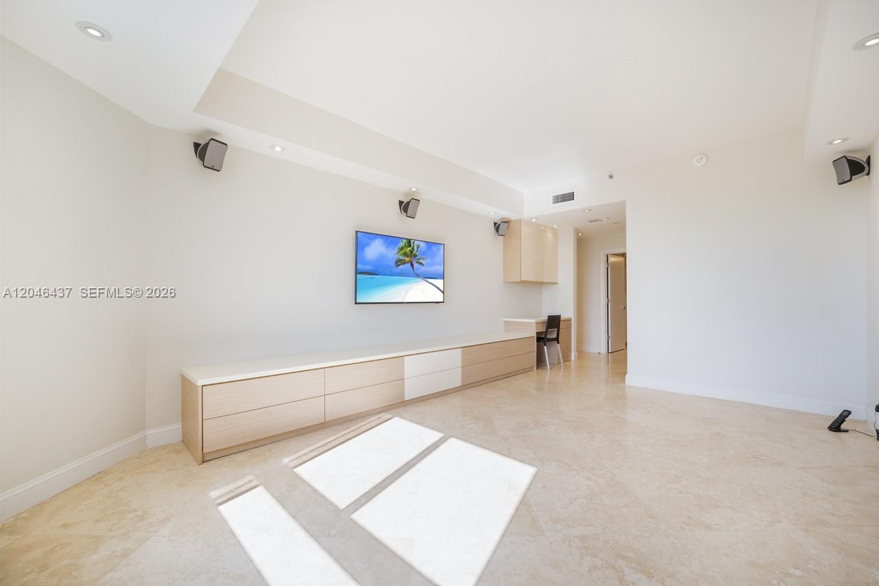 151 Crandon Blvd # 439