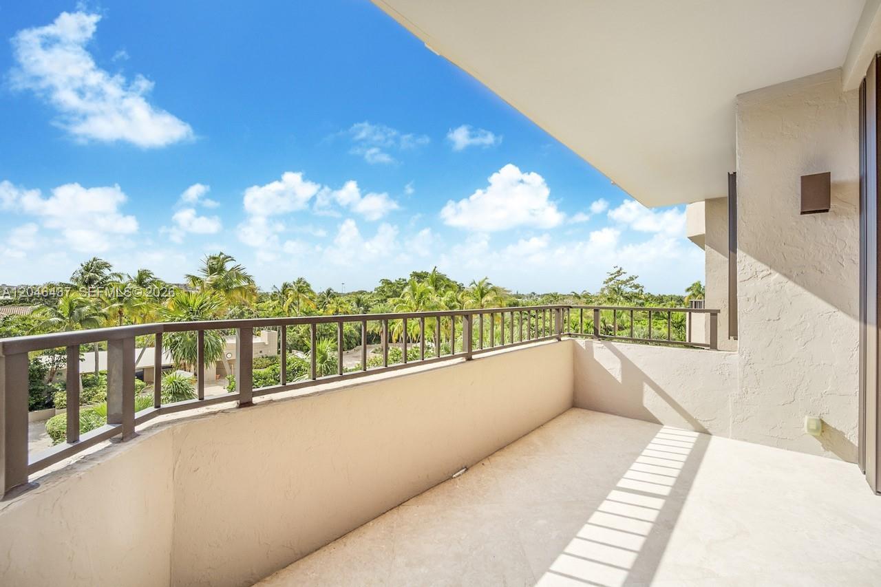 151 Crandon Blvd # 439