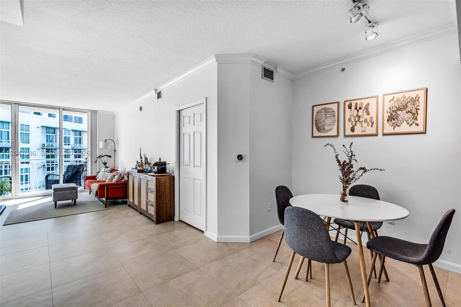 2000 N Bayshore Dr # 909