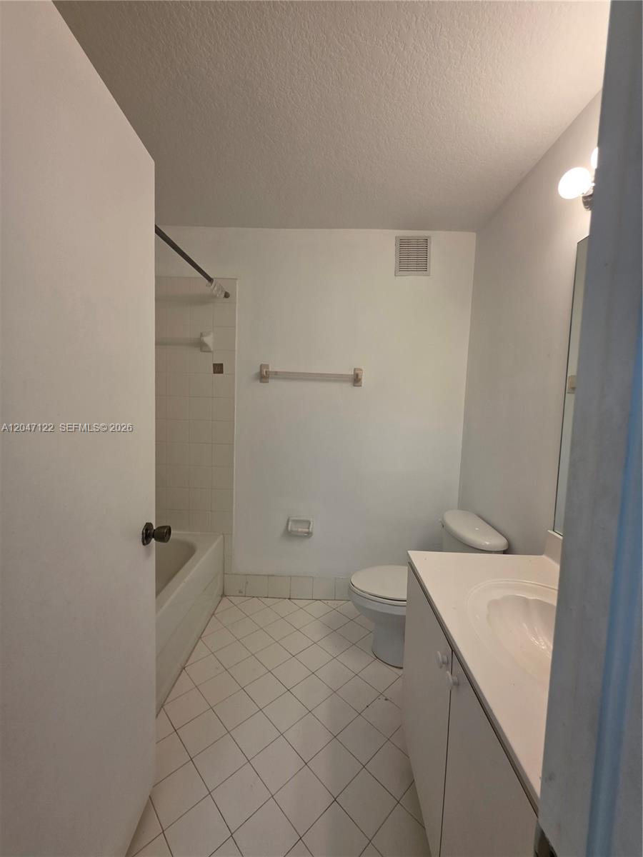 3398 NE 9th Dr # 204