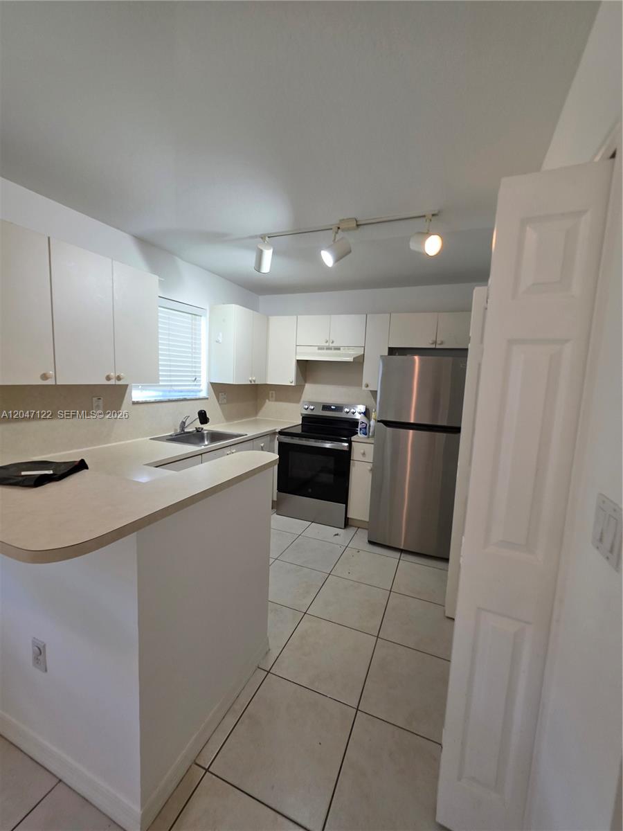 3398 NE 9th Dr # 204