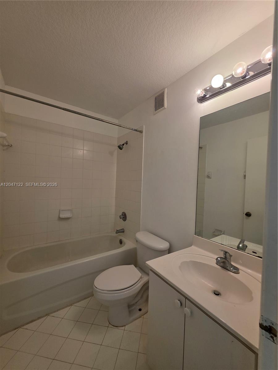 3398 NE 9th Dr # 204