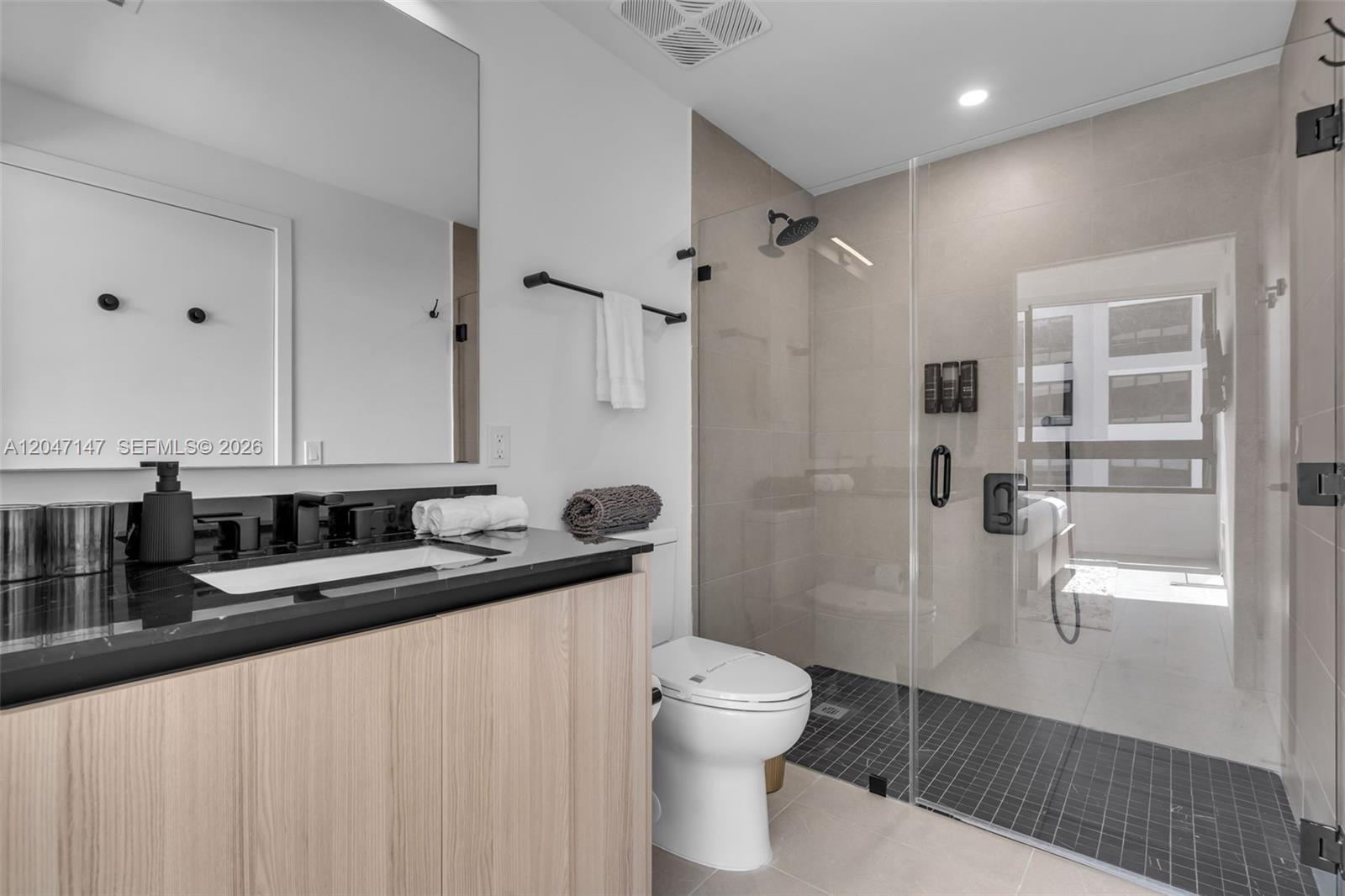 225 N Miami Ave Unit: 1107