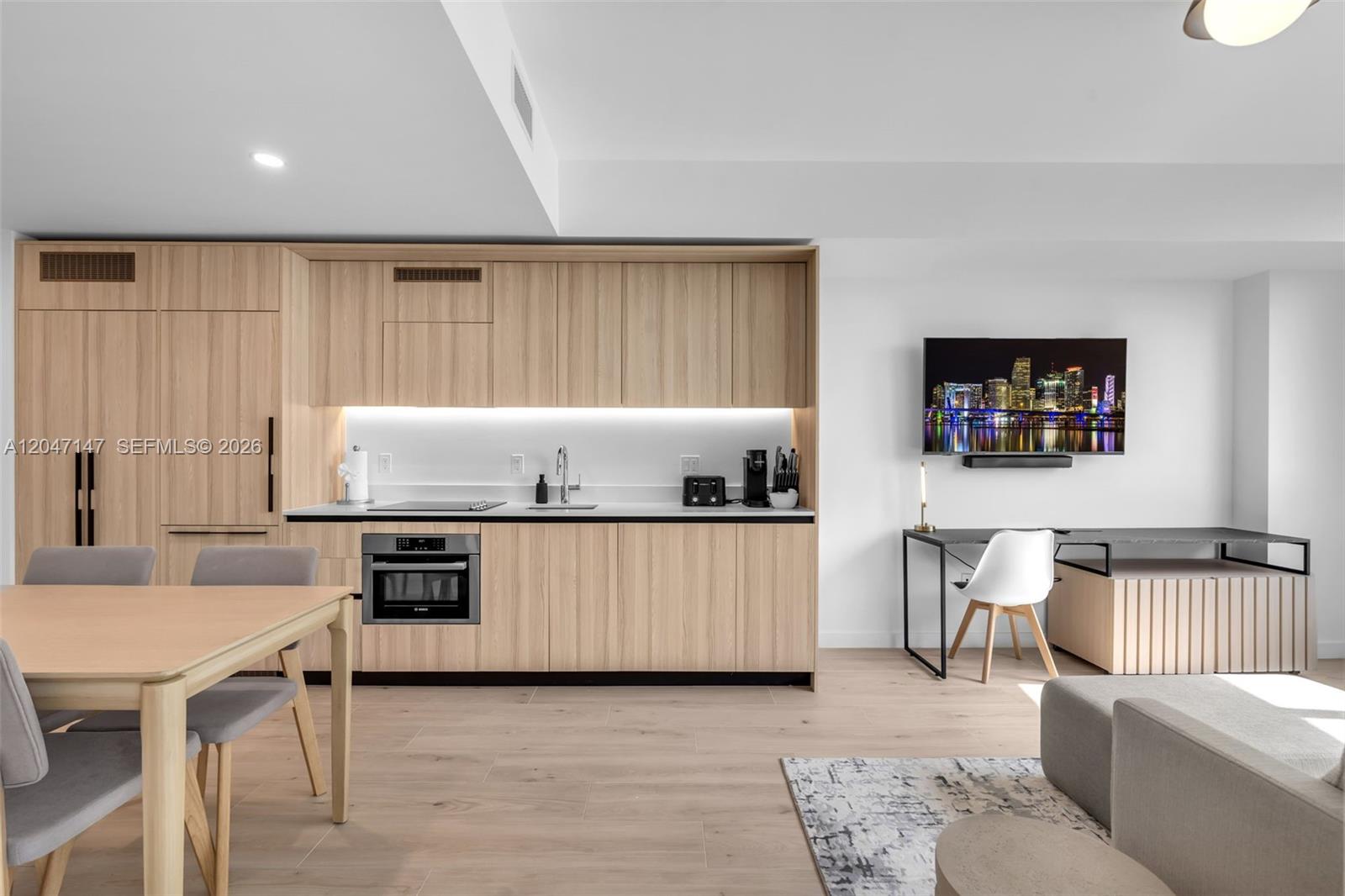 225 N Miami Ave Unit: 1107