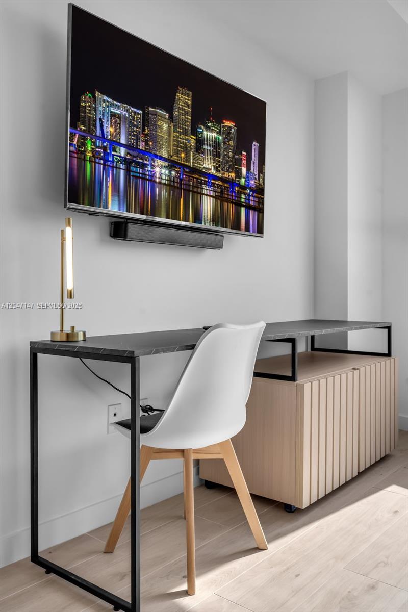 225 N Miami Ave Unit: 1107