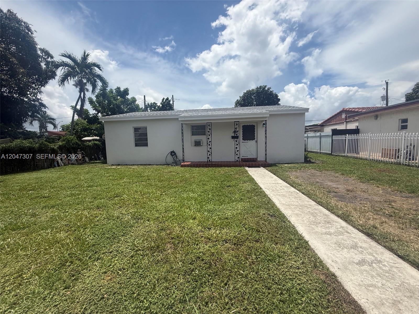 790 E 6th Pl