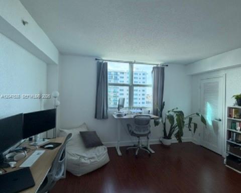 7501 E Treasure Dr # 5J