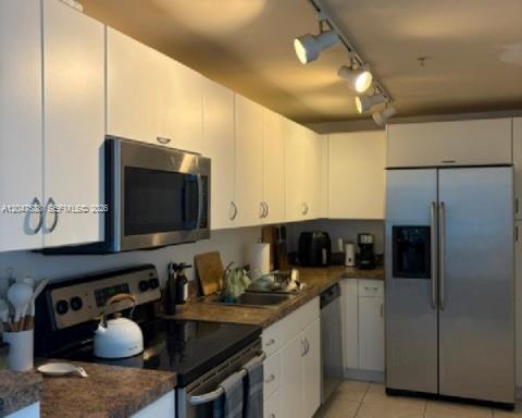 7501 E Treasure Dr # 5J