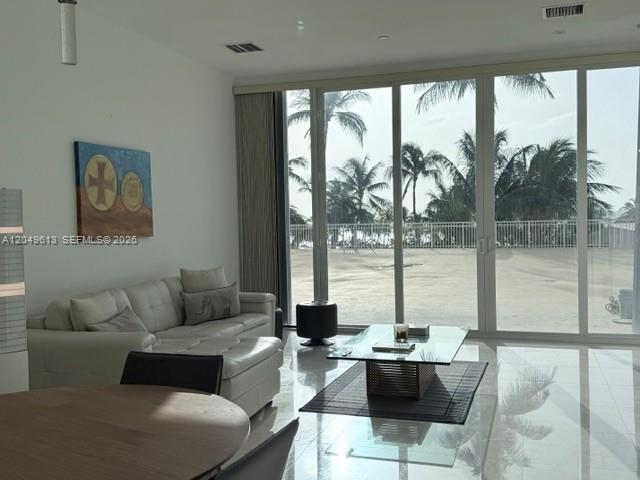 881 Ocean Dr # L2