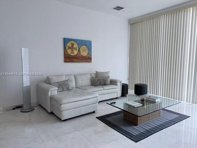 881 Ocean Dr # L2