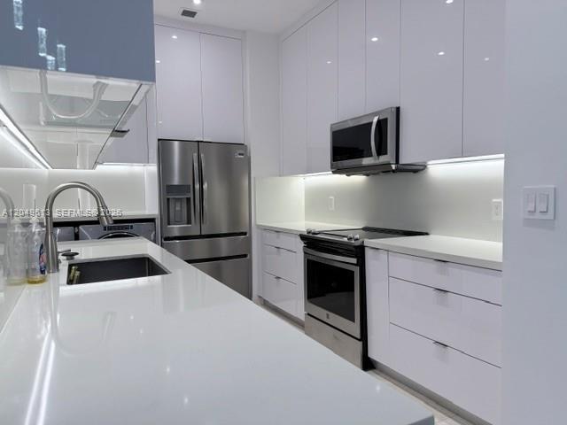 881 Ocean Dr # L2