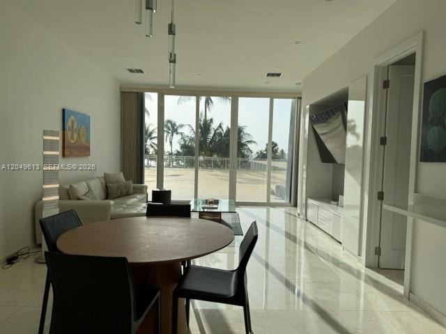 881 Ocean Dr # L2