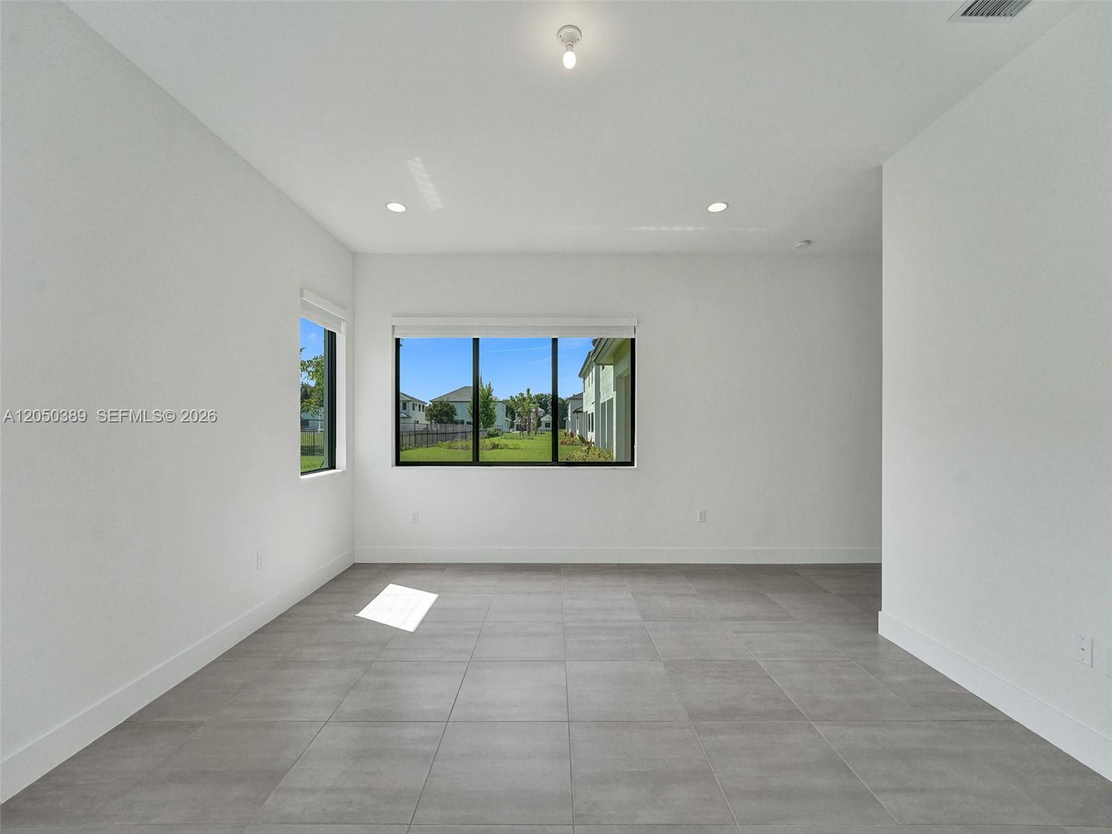 5736 SW 104th Ter