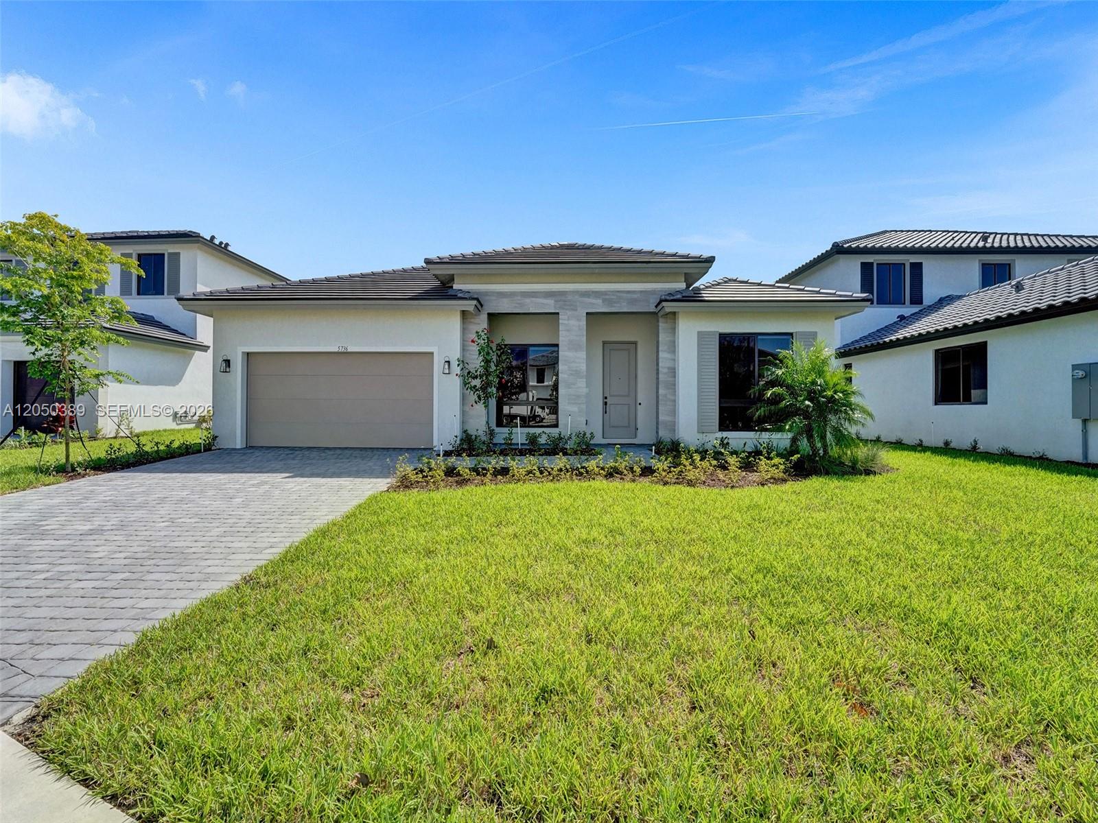 5736 SW 104th Ter