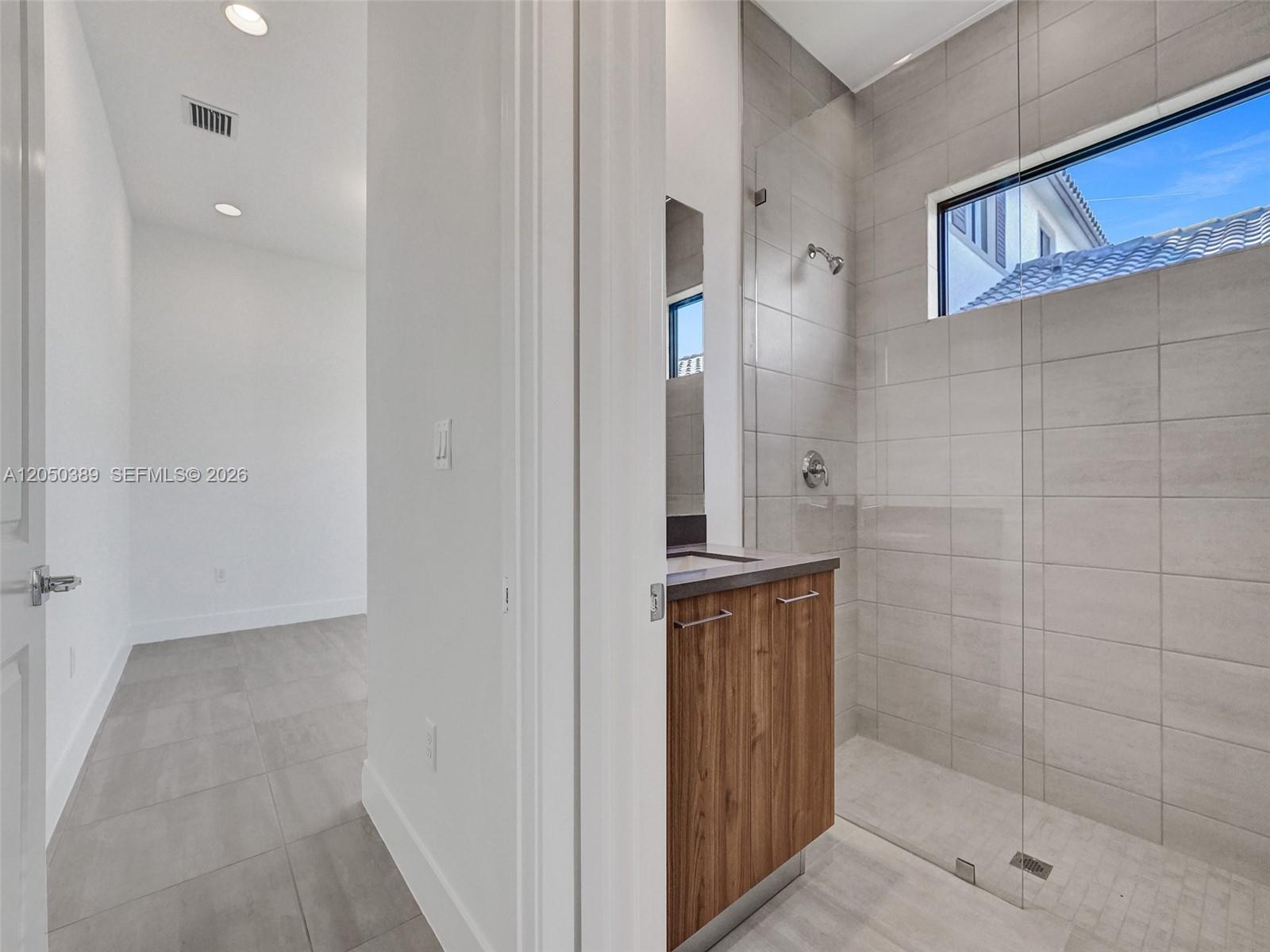 5736 SW 104th Ter