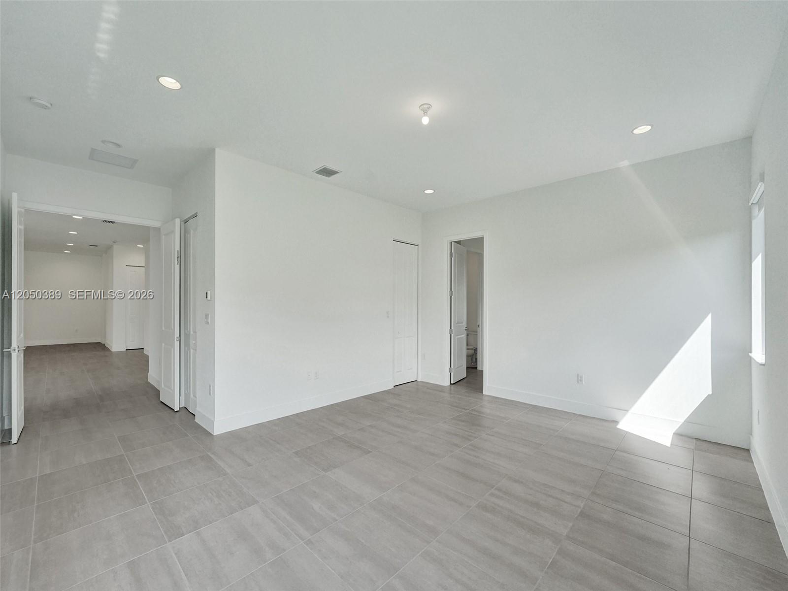 5736 SW 104th Ter
