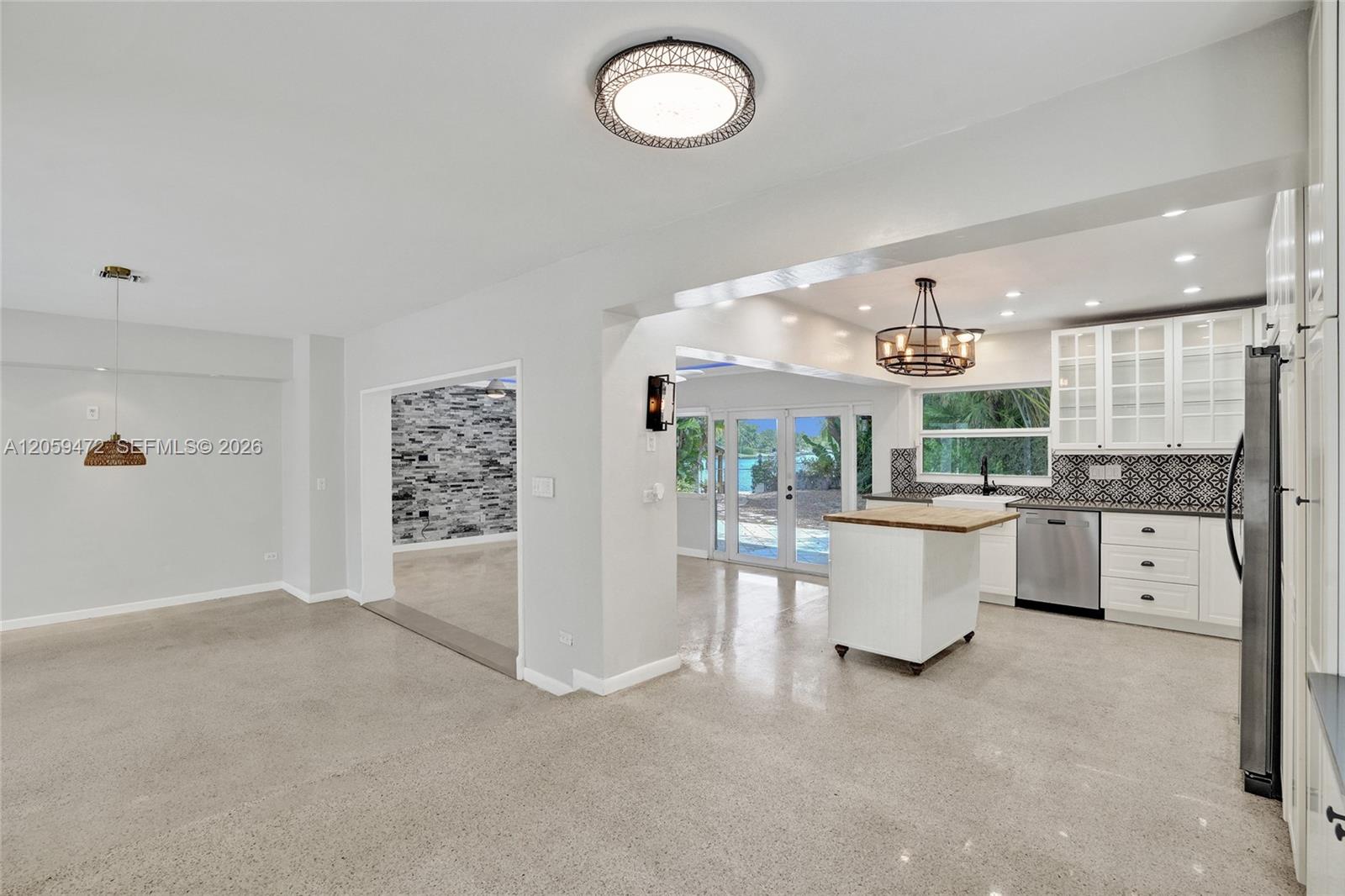 9350 SW 48 St