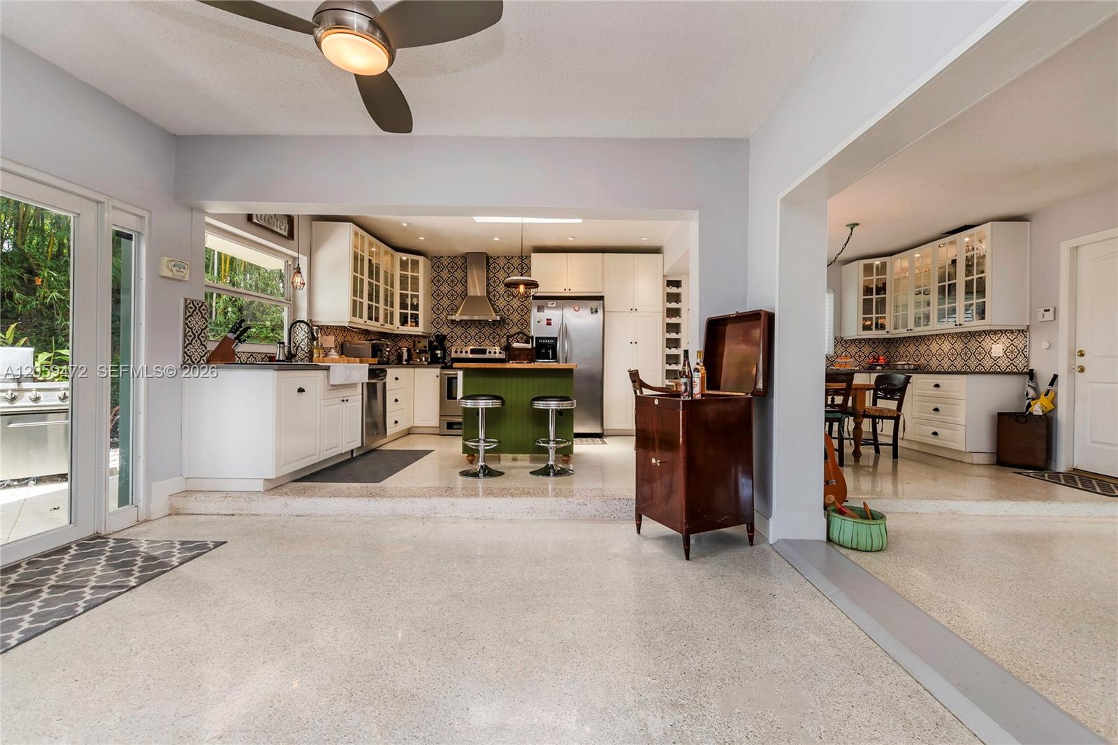 9350 SW 48 St