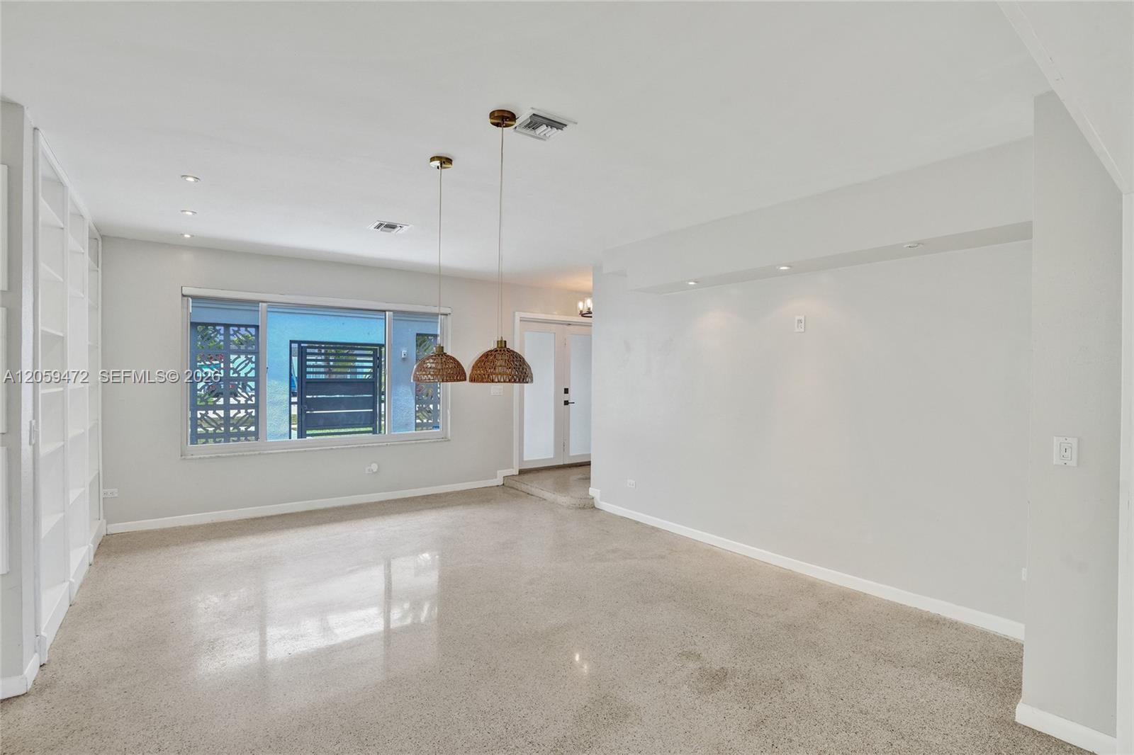 9350 SW 48 St