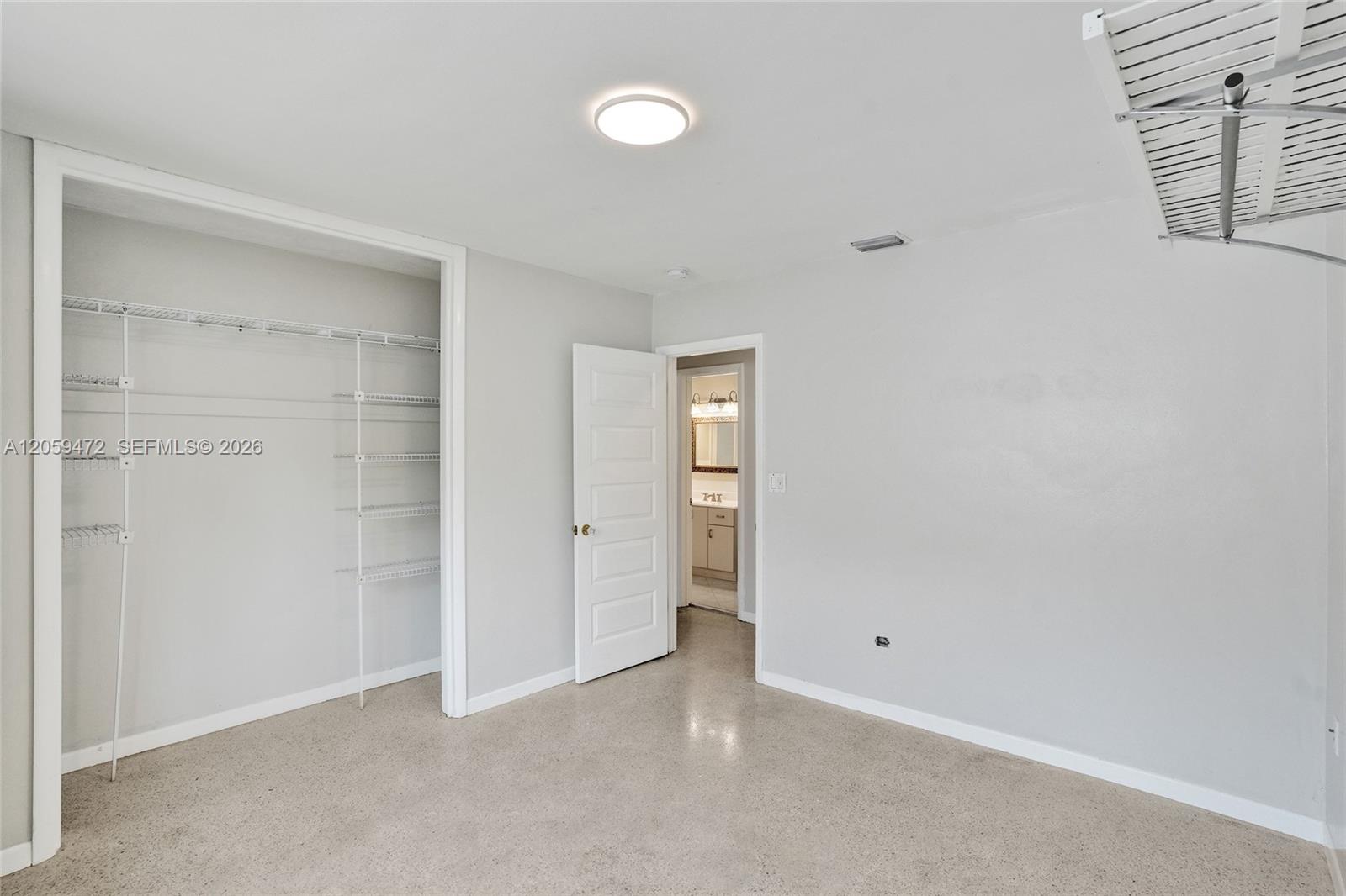 9350 SW 48 St