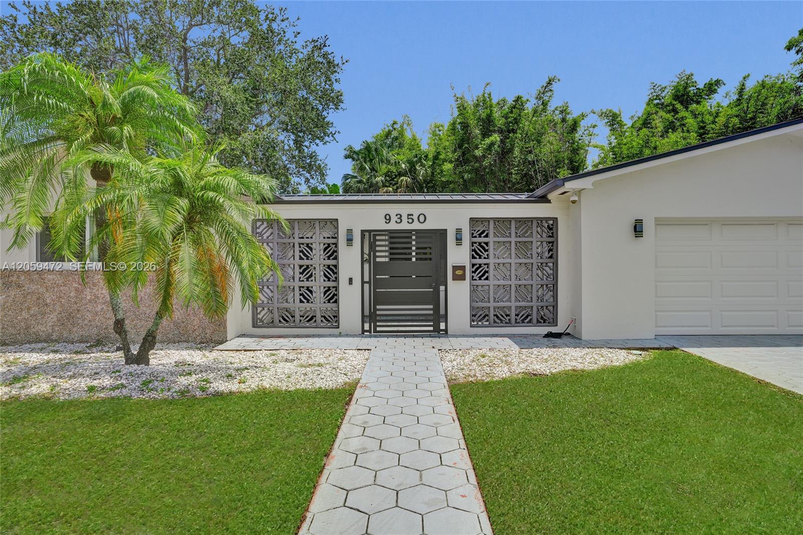 9350 SW 48 St