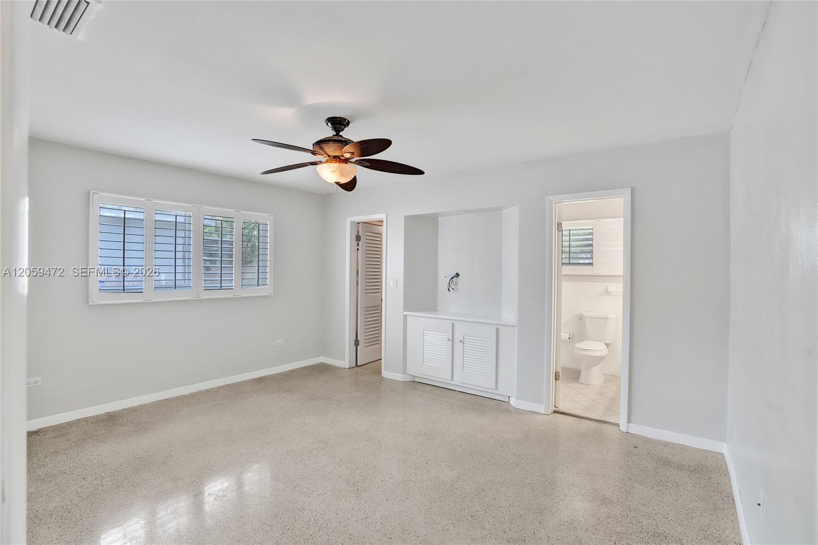 9350 SW 48 St