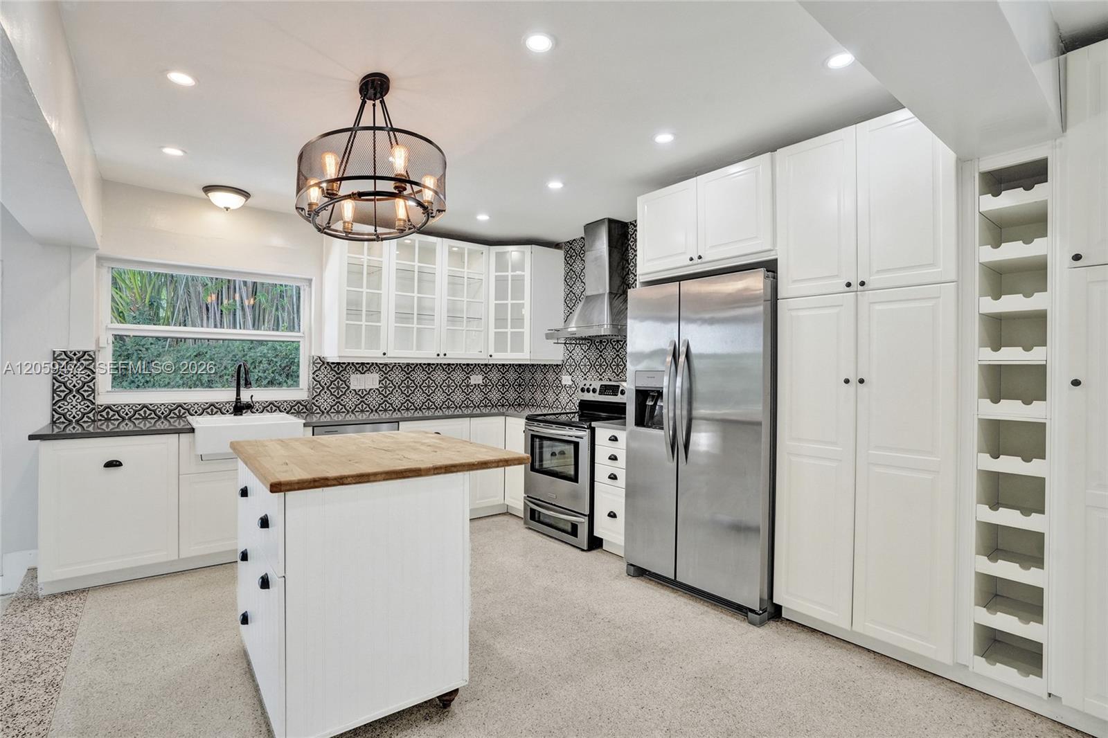 9350 SW 48 St