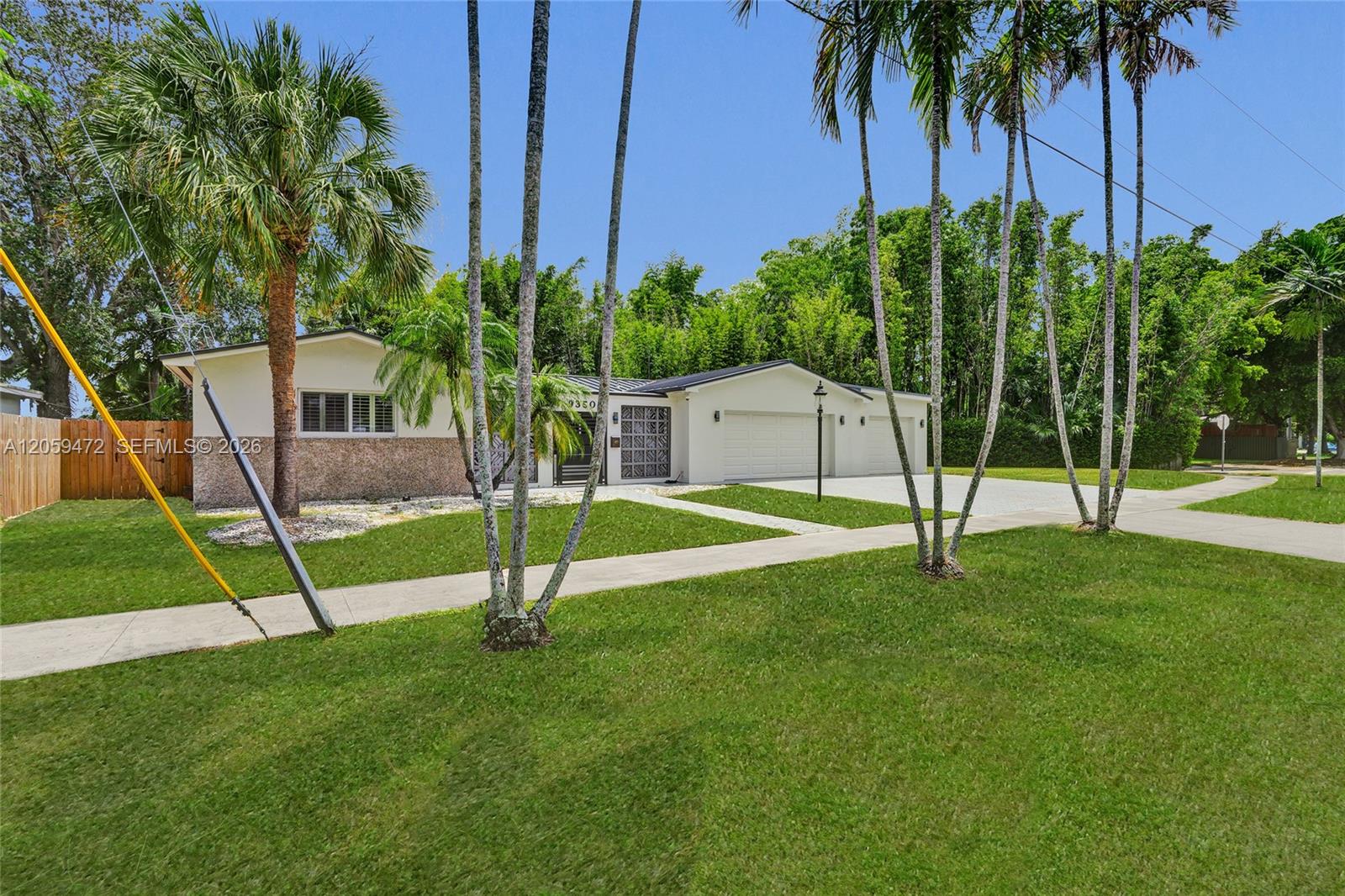 9350 SW 48 St