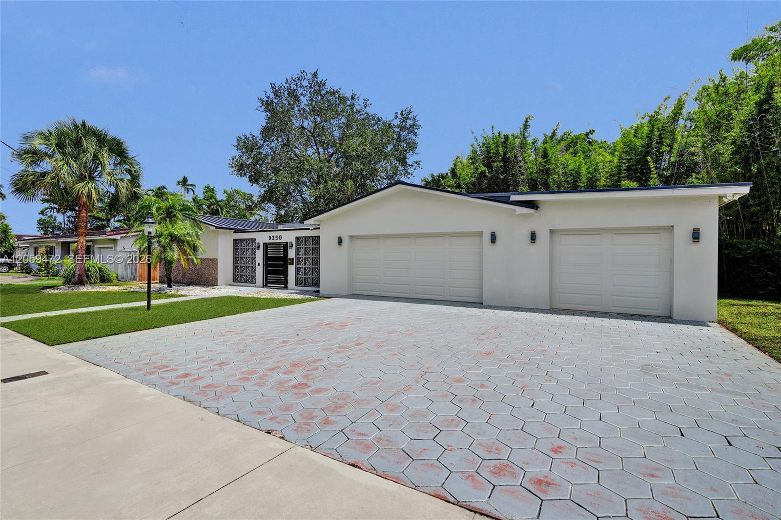 9350 SW 48 St