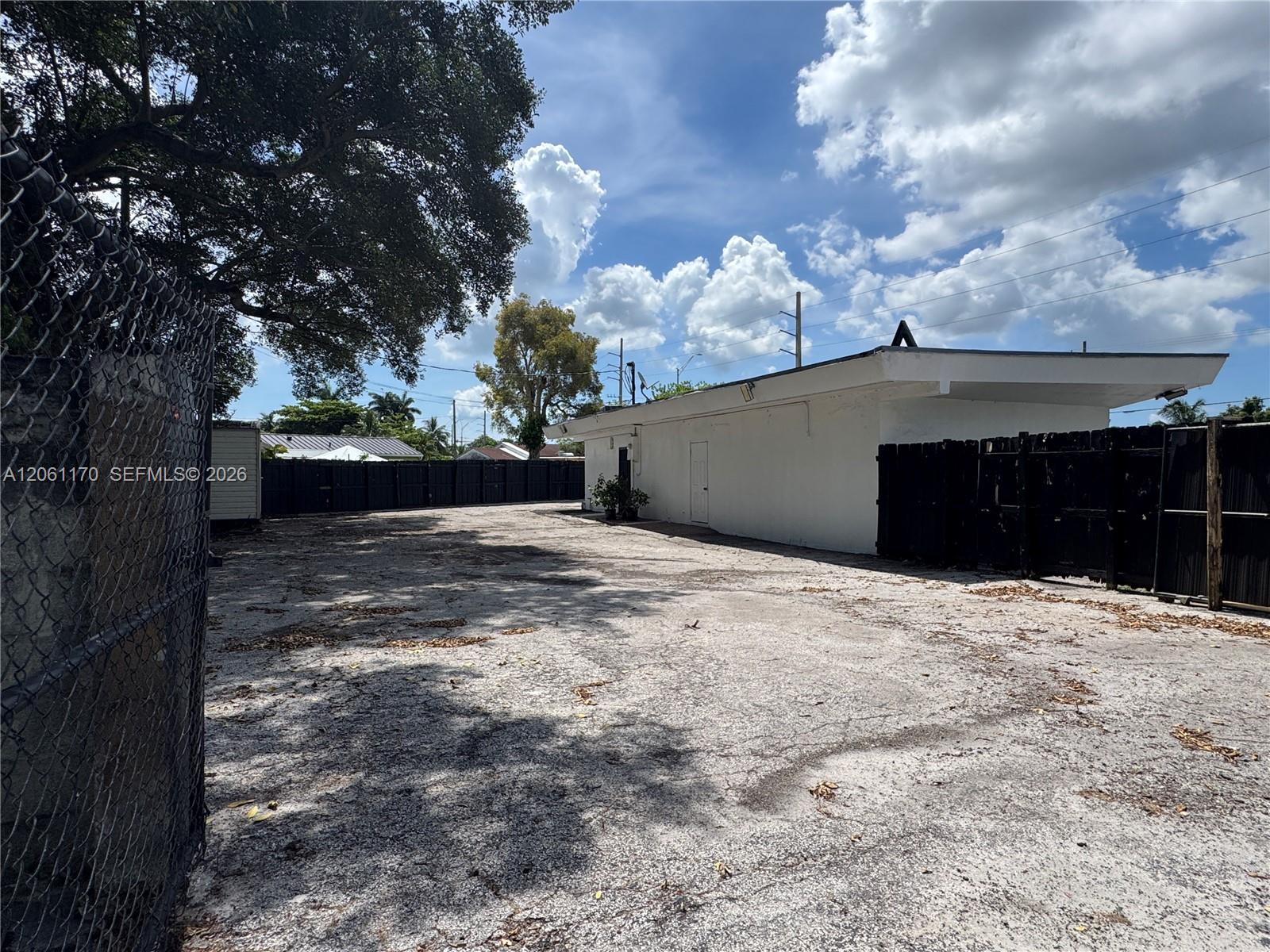 1605 NW 95th St