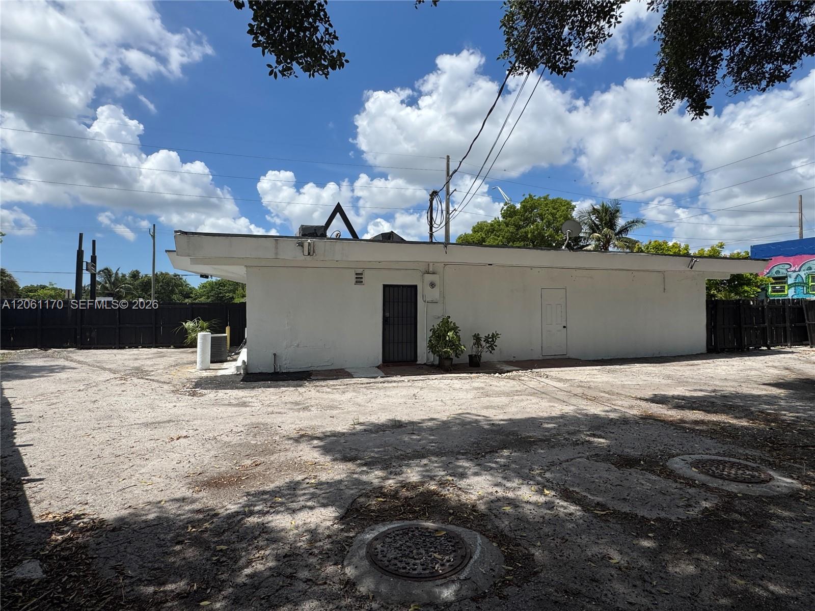 1605 NW 95th St