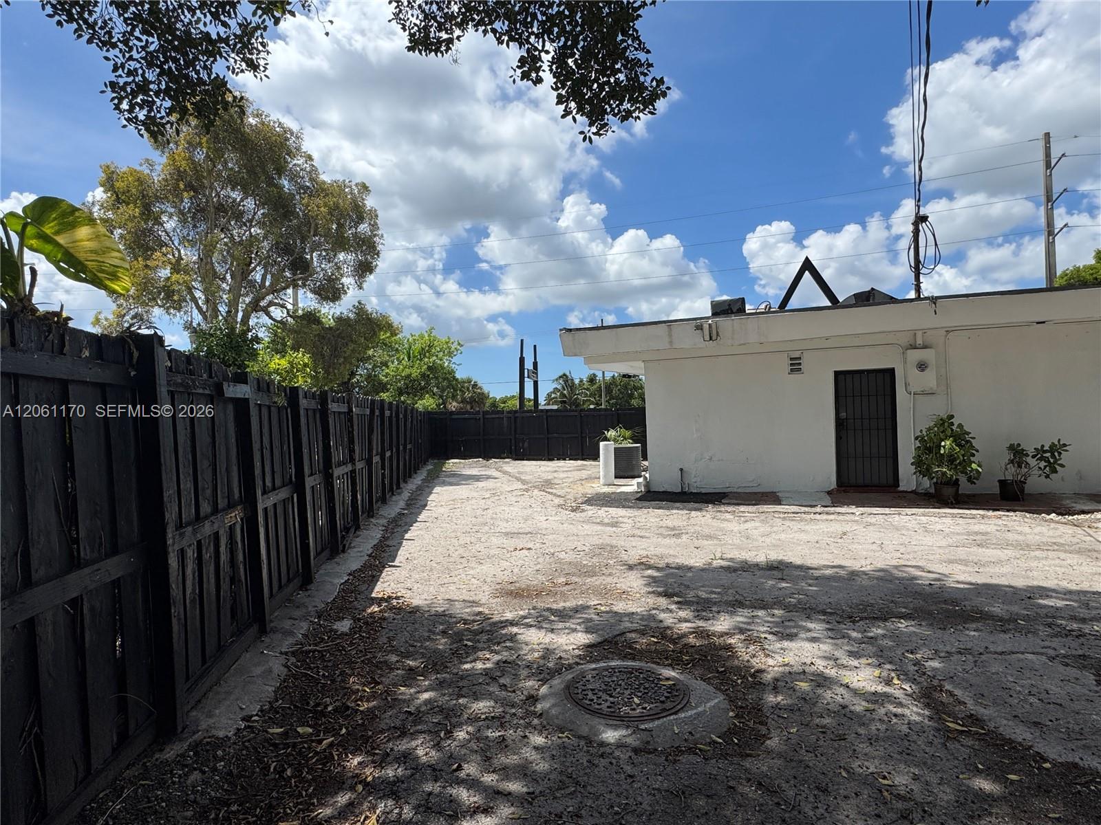 1605 NW 95th St