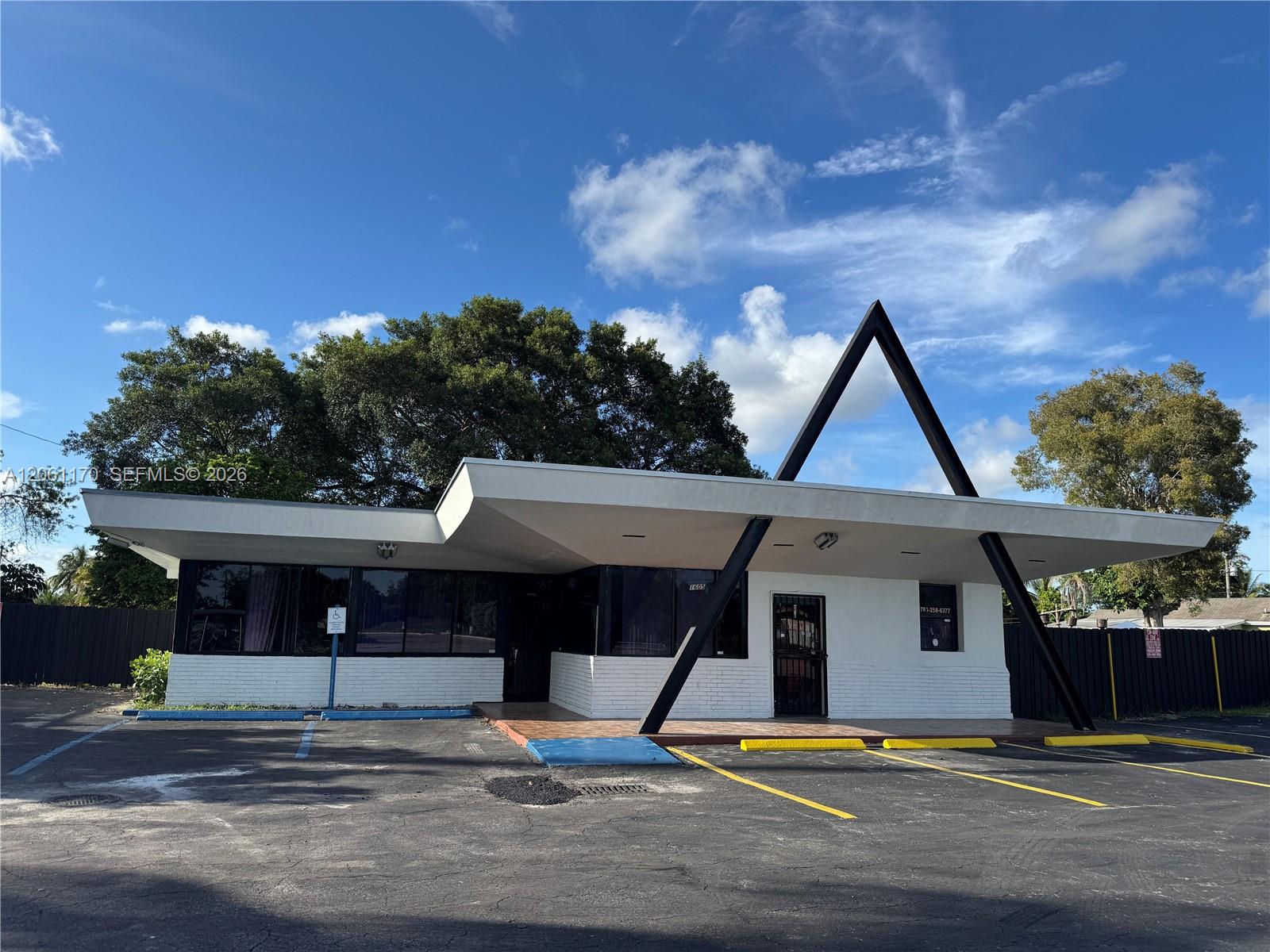 1605 NW 95th St