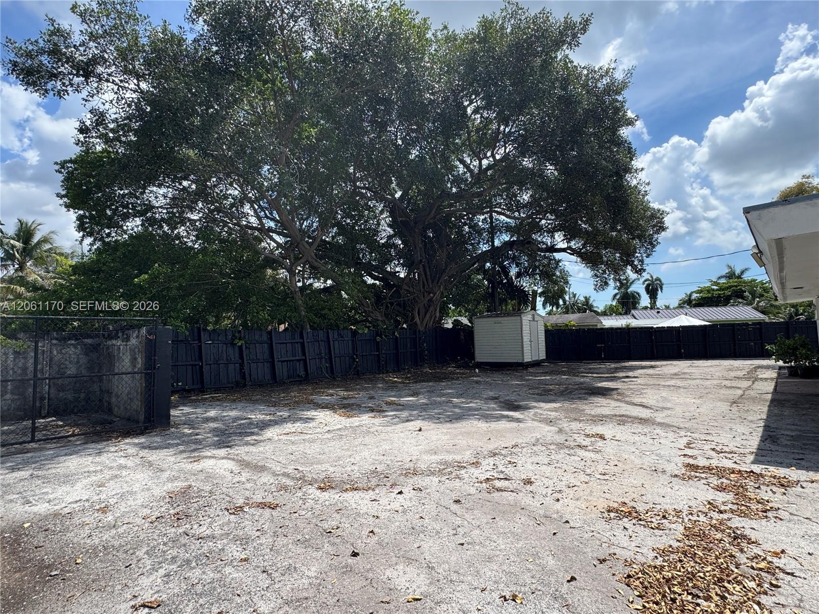 1605 NW 95th St