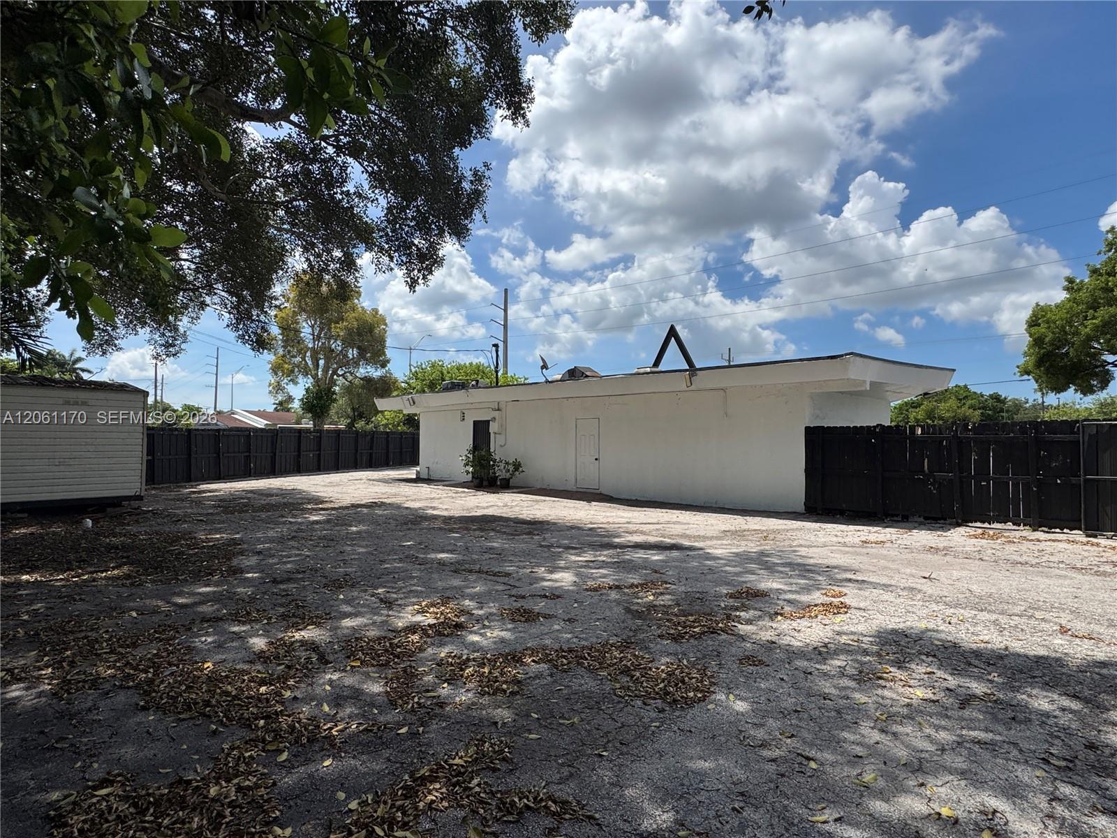 1605 NW 95th St