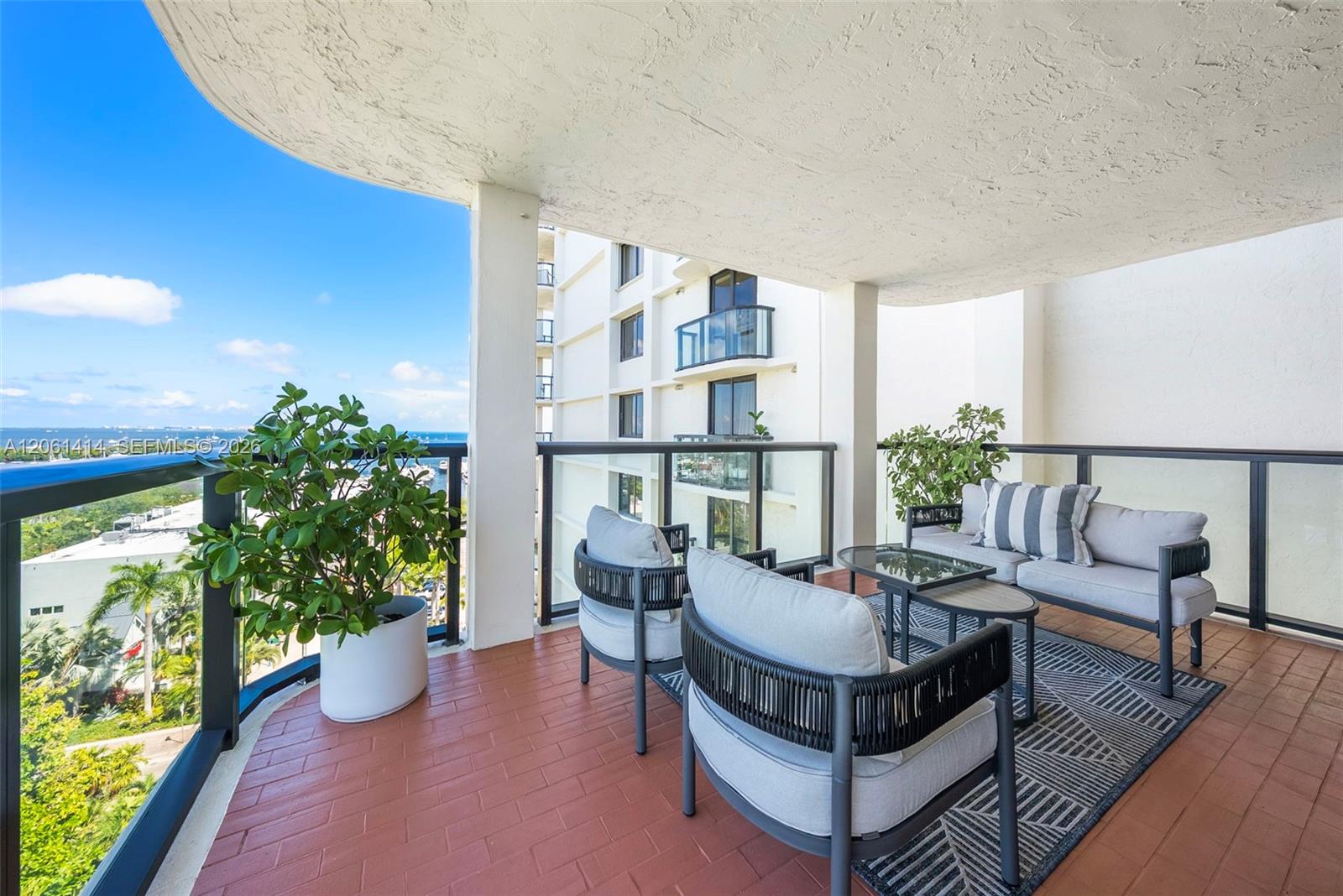 2575 S Bayshore Dr # 11B