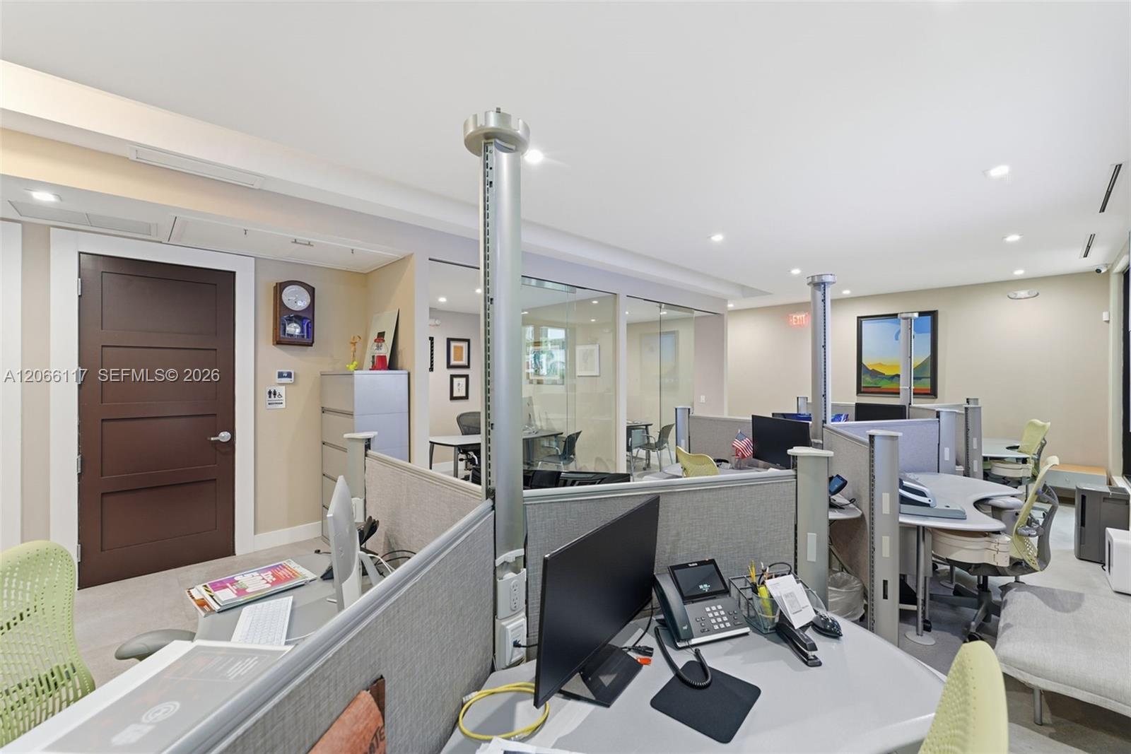 45 Valencia Ave
