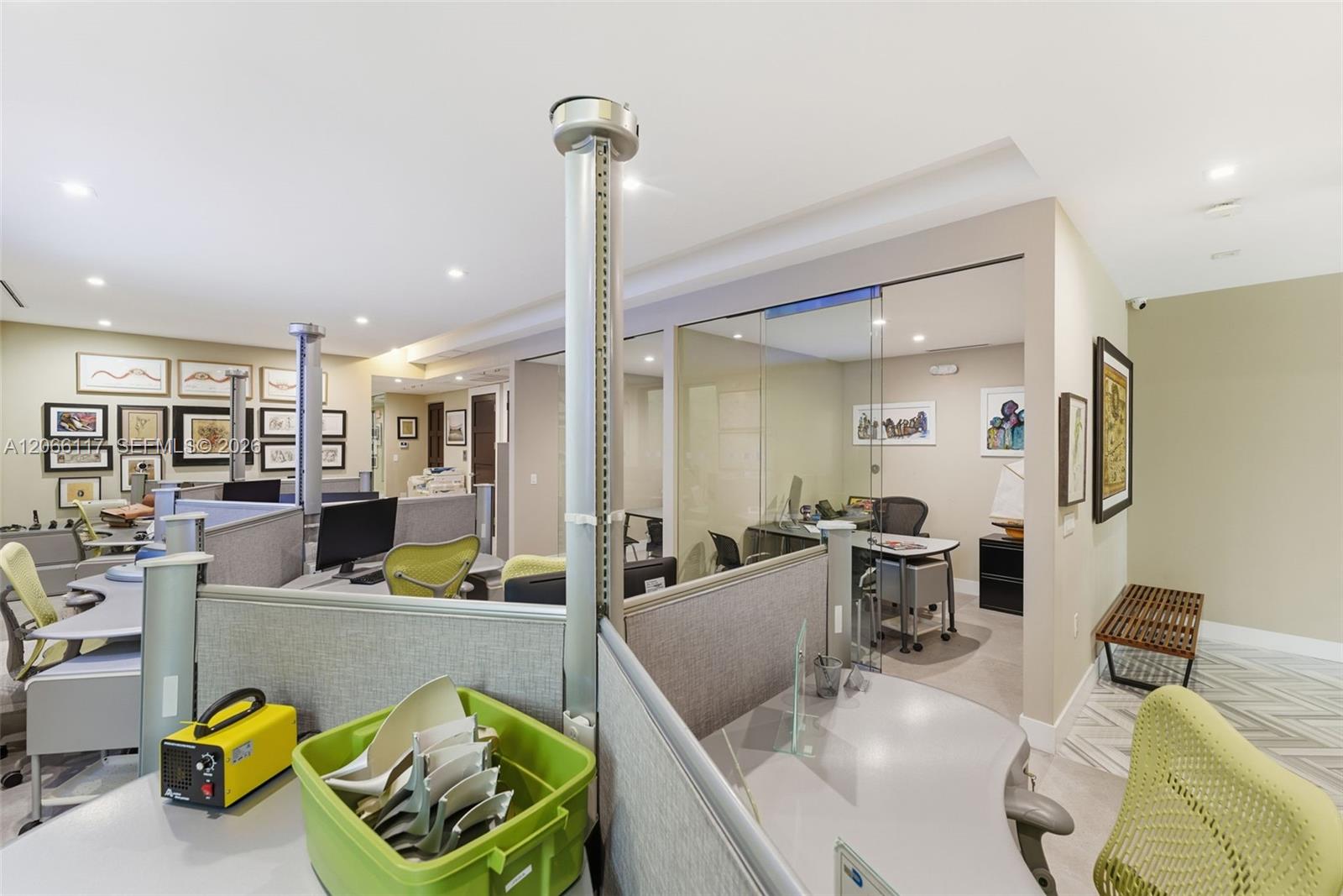 45 Valencia Ave