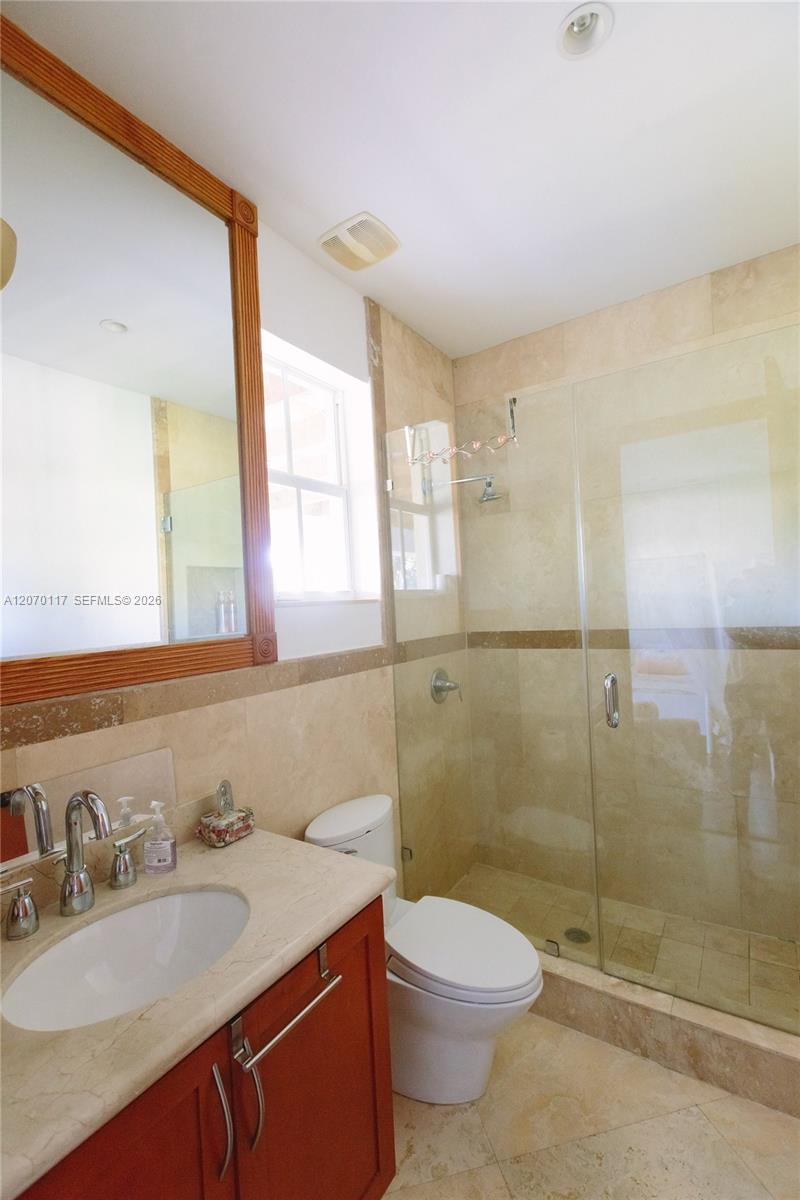 335 W Enid Dr
