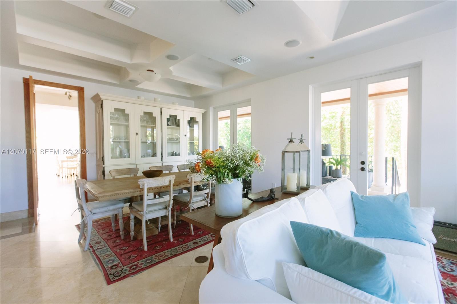335 W Enid Dr