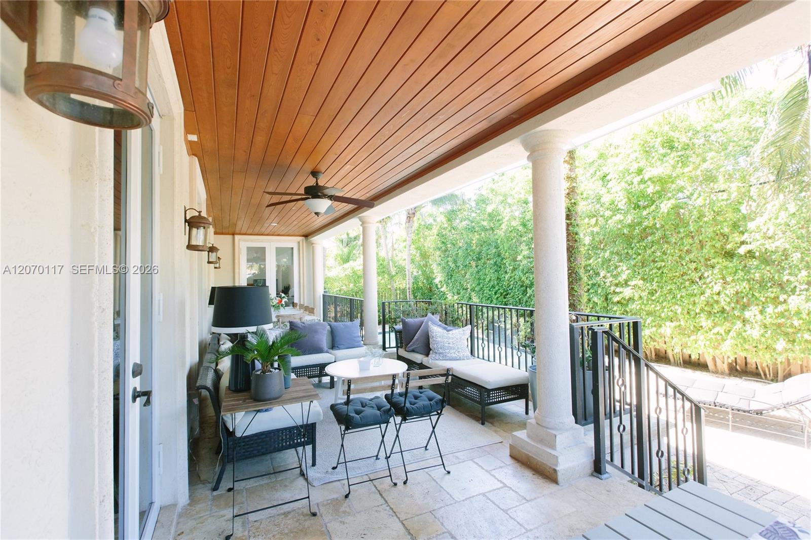 335 W Enid Dr