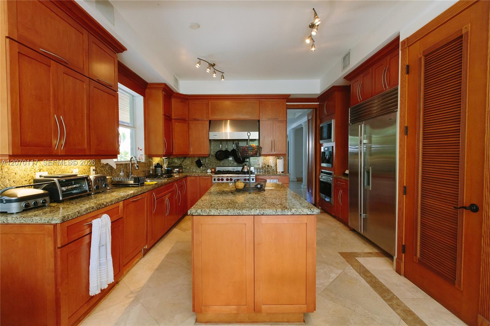 335 W Enid Dr