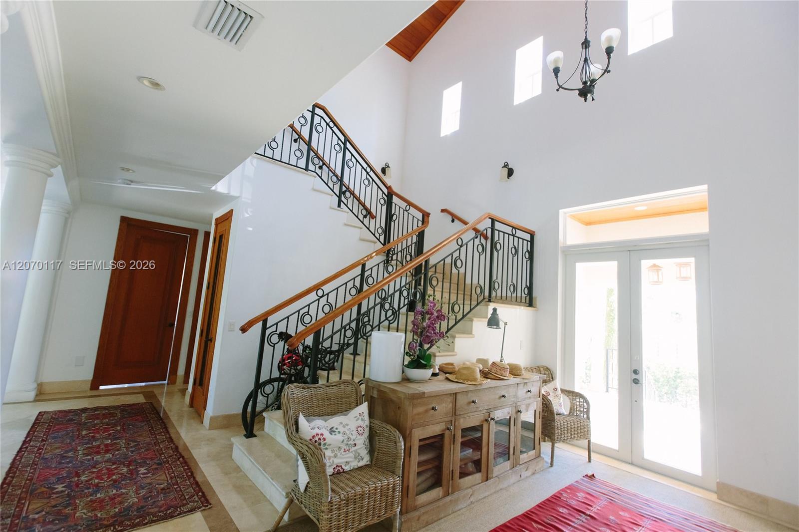 335 W Enid Dr